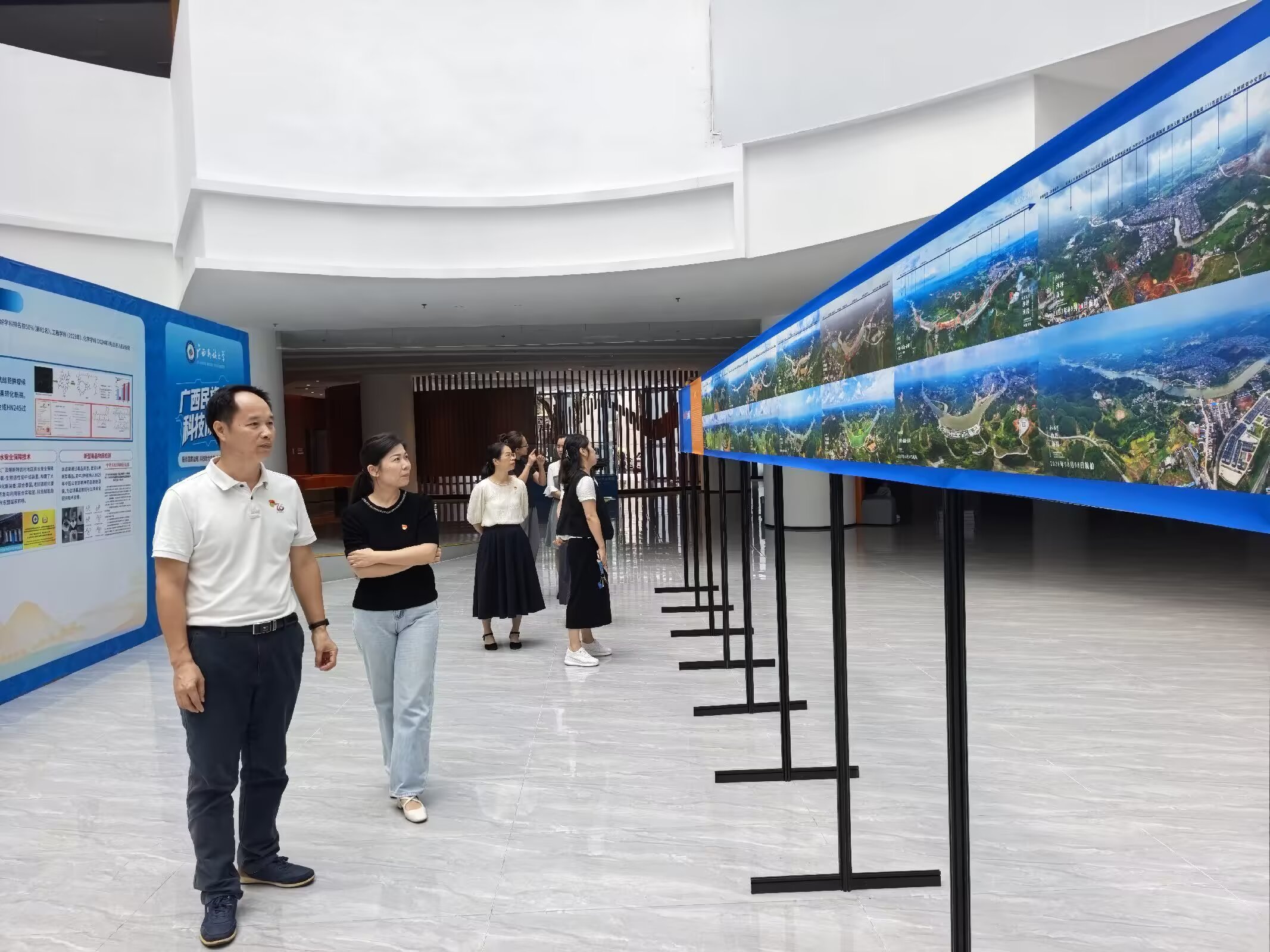 2026年9月18日，广西中医药大学工会到访我校调研交流，参观平陆运河图片展